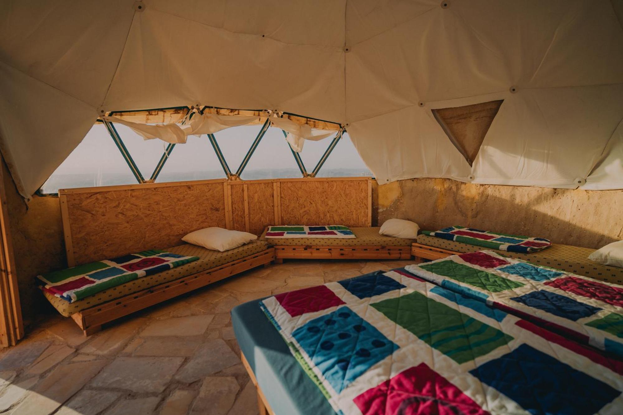Desert Shade Camp חוות צל מדבר ميتزبي رامون المظهر الخارجي الصورة